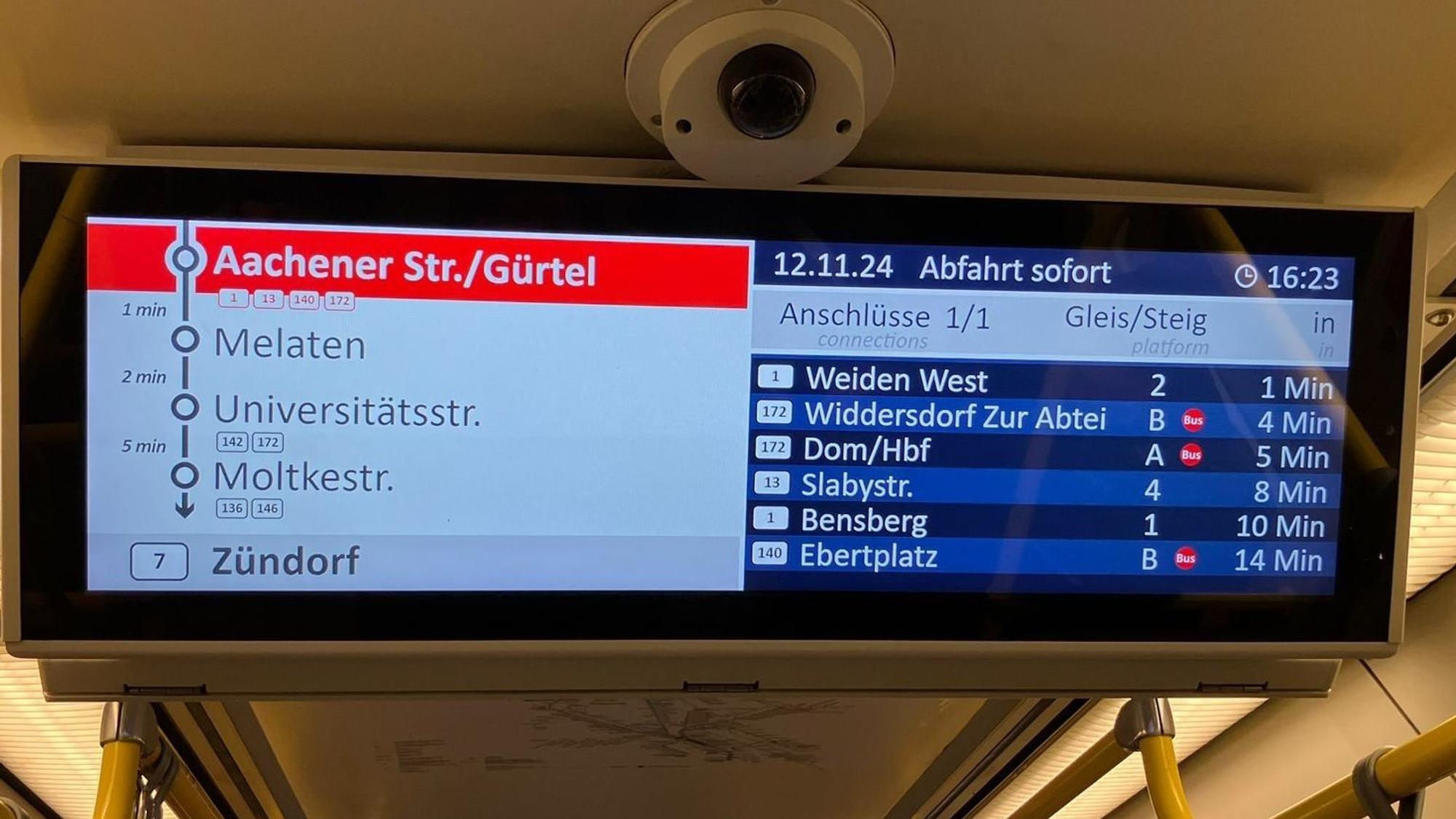 Das neue Infosystem der KVB, hier in einem Zug der Linie 7, checkt nicht, wenn die Bahn eine andere Strecke fahren muss. KVB