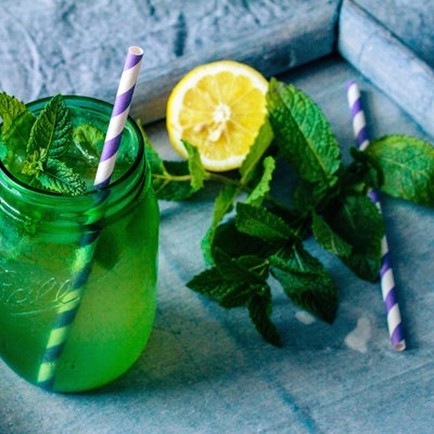 Pro Jahr konsumieren die Bürger in Deutschland 8,5 Kilogramm Zucker über Softdrinks. (Symbolbild)