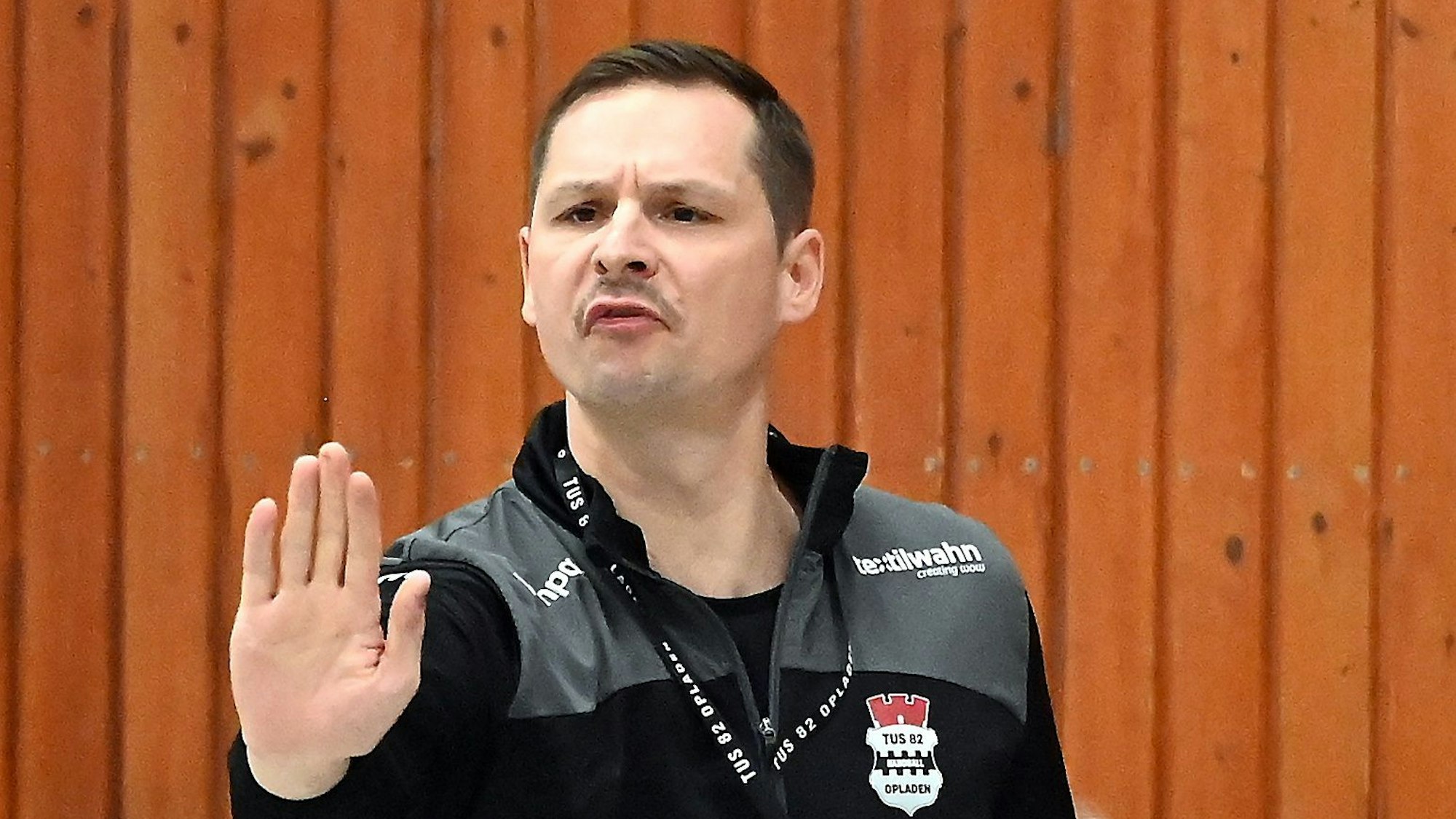 01.11.2024, Handball-Bergische Panther-TuS Opladen
TR: Stefan Scharfenberg (Opladen)
Foto: Uli Herhaus