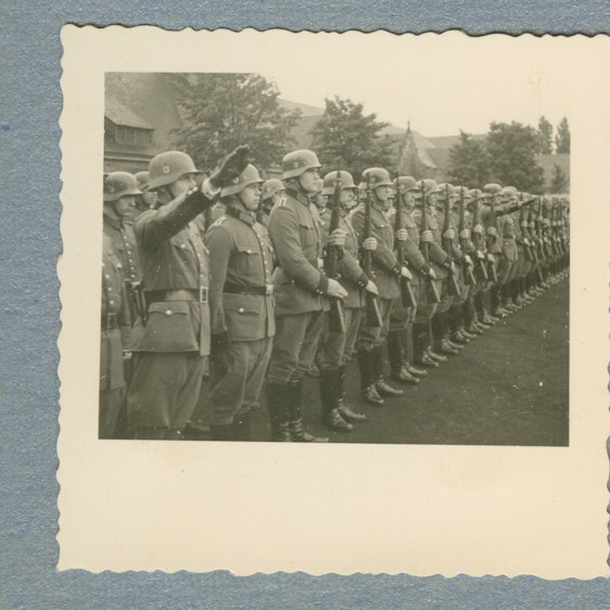 Verabschiedung des Polizeibataillon 69 in Köln, Boltensternstraße, 30. August 1941. Fotograf: unbekannt