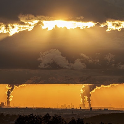 Platz 10 des Fotowettbewerbs aus 2024: Alfred Heimermann aus Hennef mit einem Sonnenuntergang-Panorama.