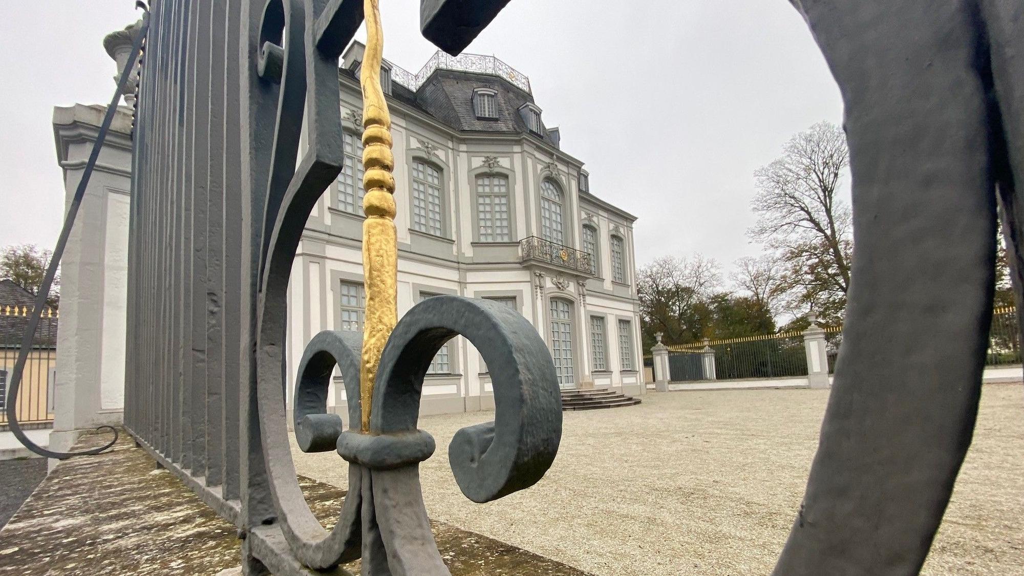 Zu sehen ist Schloss Falkenlust.