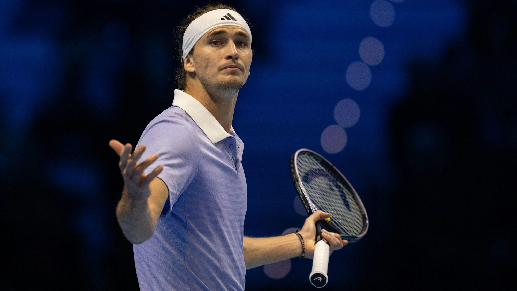 Alexander Zverev spielt beim ATP-Saisonfinale derzeit groß auf. Nach seinem Sieg über den Norweger Casper Ruud überraschte der deutsche Tennis-Star mit seiner Einschätzung über Saudi Arabien.