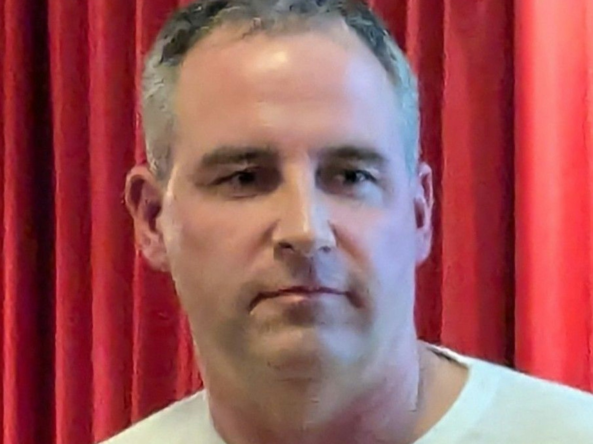 Das Bild zeigt Tobias Corsten während seines Vortrags.