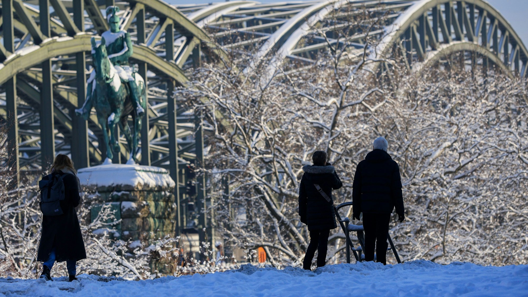 Solche Bilder sind in Köln vorerst nicht zu erwarten: Im Januar dieses Jahres war der Heinrich-Böll-Platz voller Schnee. (Archivbild)