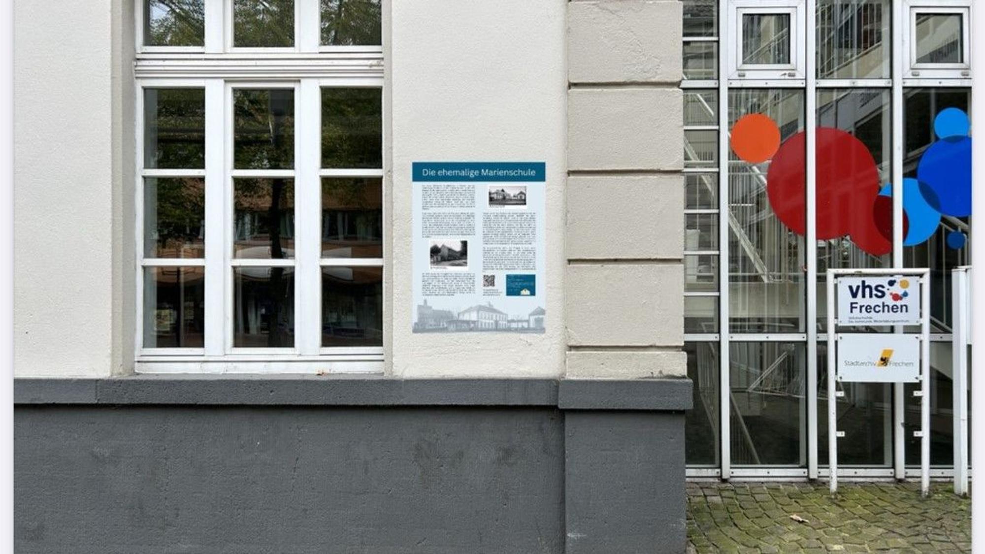 Auf dem Bild ist eine Visualisierung der geplanten Infotafel zu sehen.