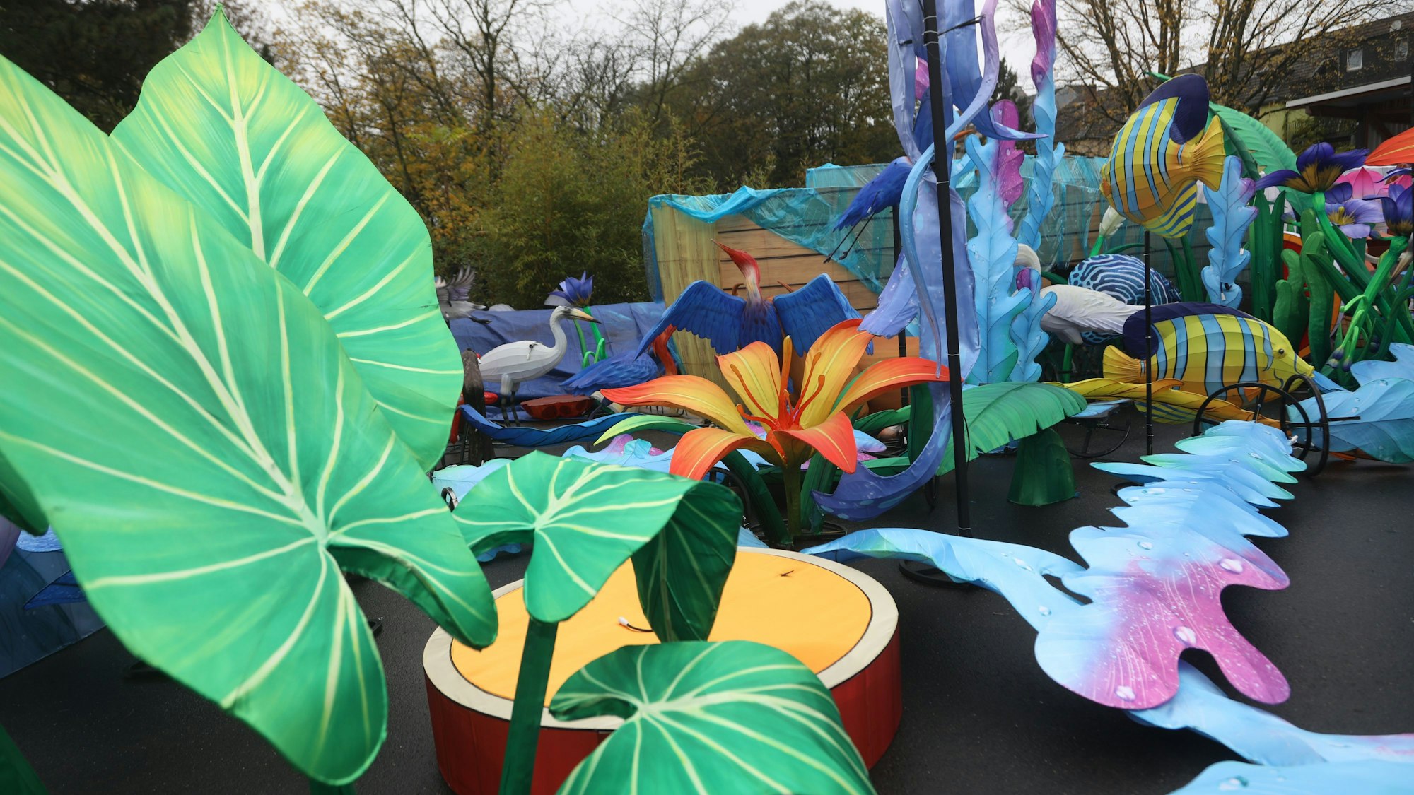 1.000 LED-Lichter Figuren wurden in 26 Containern importiert.