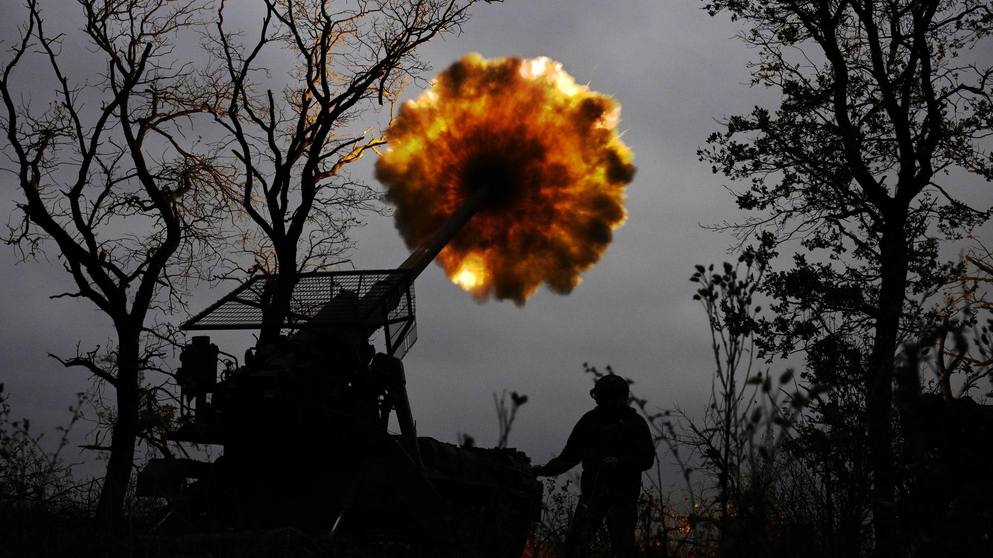 Russische Soldaten an der Frontlinie nahe Donezk. Deserteure schildern immer wieder menschenunwürdige Zustände innerhalb der russischen Armee. (Archivbild)