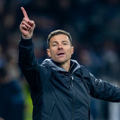Xabi Alonso weckt als Leverkusens Meistertrainer natürlich Begehrlichkeiten. Im Sommer 2025 soll laut eines spanischen Berichts deshalb auch schon wieder Schluss sein. Das Ziel: Sein Ex-Klub Real Madrid