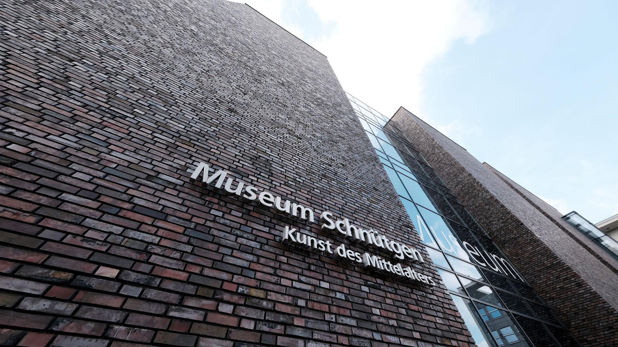 Die Klinkerfassade des Kölner Kulturzentrums am Neumarkt mit Museum Schnütgen und Rautenstrauch-Joest-Museum
