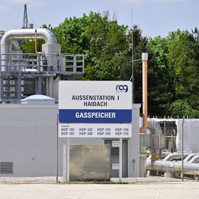 ARCHIV - 11.05.2022, Österreich, Linz: Die Gasspeicherstation Haidach bei Straßwalchen. Österreichs Energieministerin.