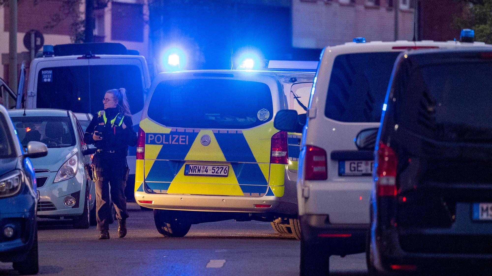 Polizeieinsatz nach einem versuchten Tötungsdelikt in Düren. (Symbolfoto)
