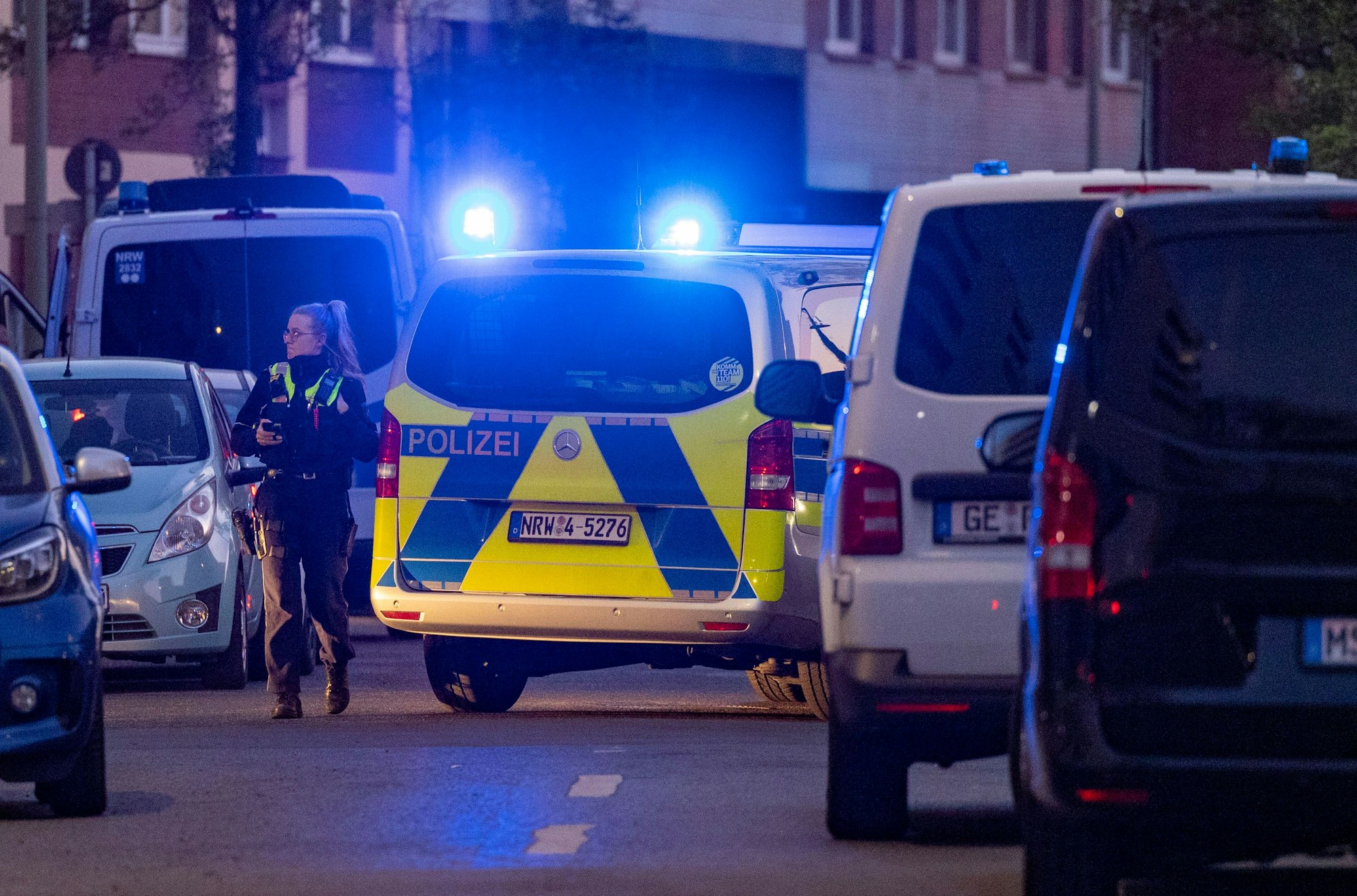 Polizisten und Polizistinnen im Einsatz. (Symbolbild)