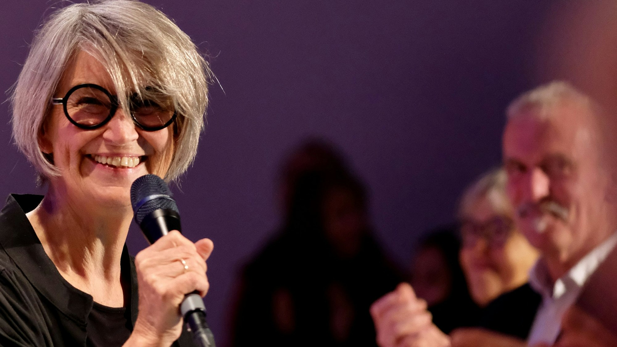 Anne Schmidt aus Escherhof leitet die Chöre, die unter dem Dach der Ohrwurm-Family in Waldbröl längst groß geworden sind. In jeder Hinsicht.