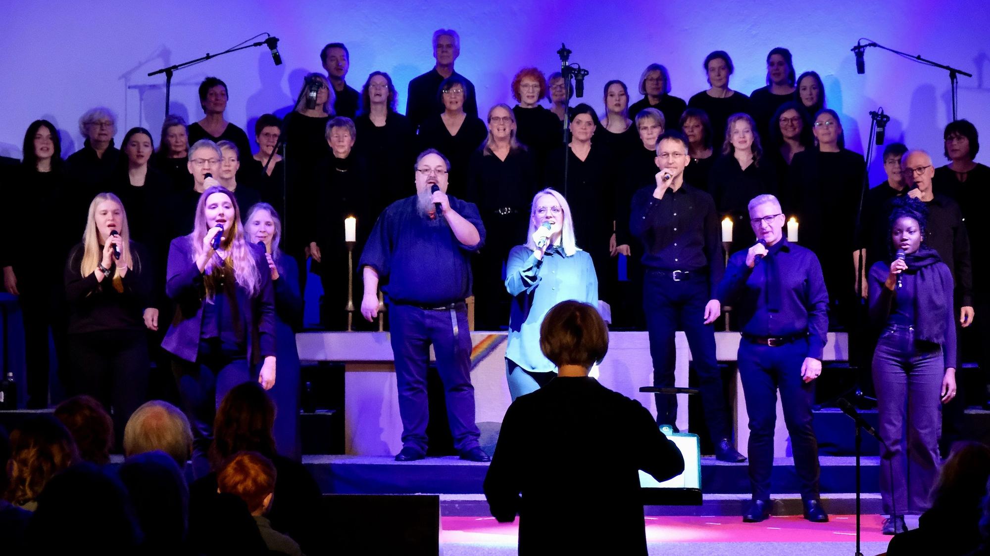 Unter der Leitung von Anne Schmidt aus der Ortschaft Escherhof führt die Ohrwurm-Family in der Stadtkirche von Waldbröl am dritten November-Wochenende das Gospel-Musical „Messiah“ auf.