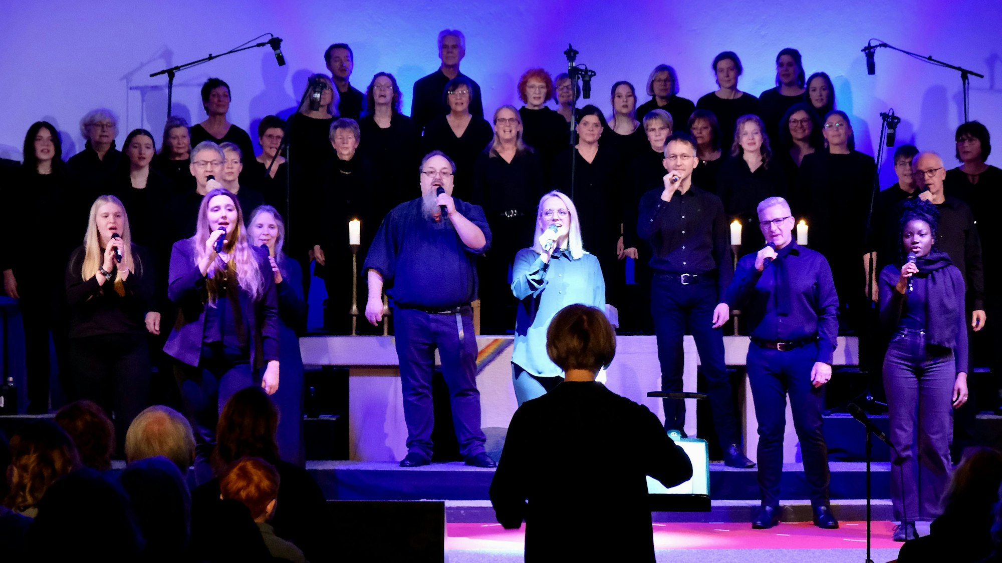 Unter der Leitung von Anne Schmidt aus der Ortschaft Escherhof führt die Ohrwurm-Family in der Stadtkirche von Waldbröl am dritten November-Wochenende das Gospel-Musical „Messiah“ auf.