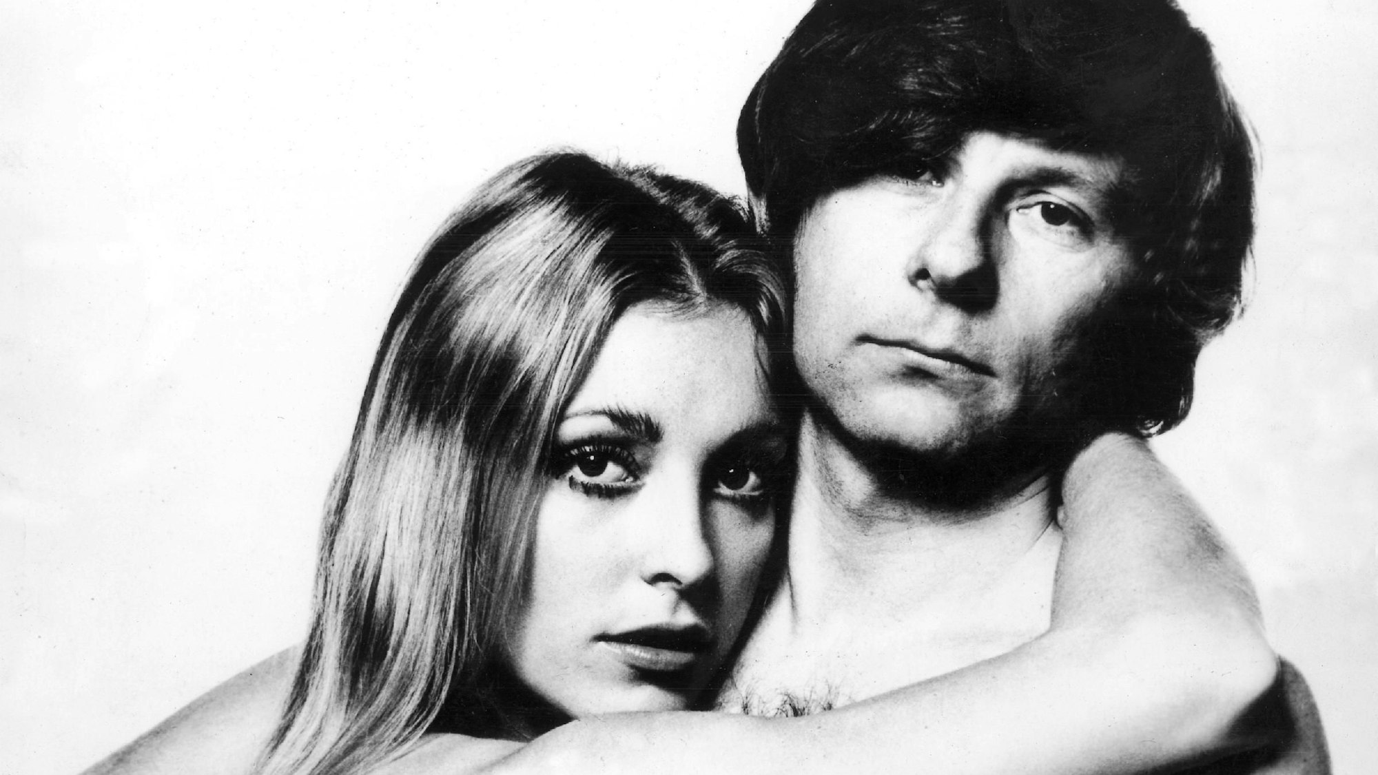 Regisseur Roman Polanski posiert mit seiner zweiten Ehefrau, der US-Schauspielerin Sharon Tate.