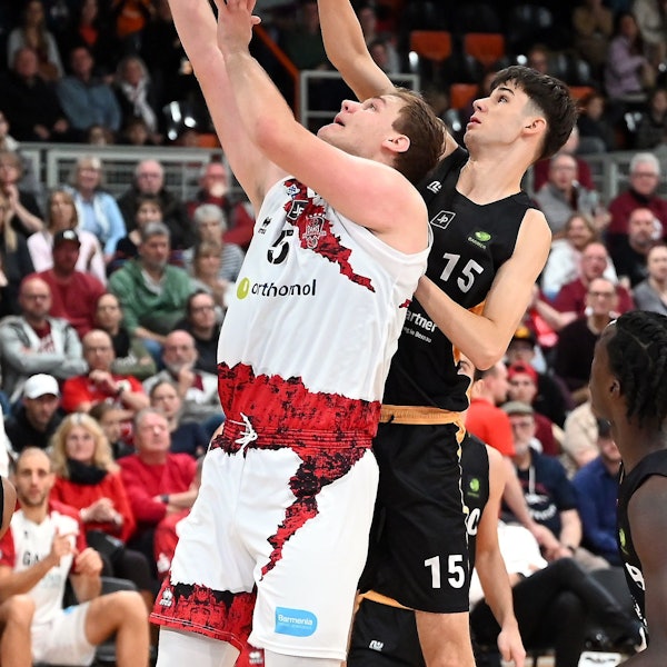 10.11.2024, Basketball-Bayer Giants-Lok Bernau
links: Sören-Eyke Urbansky (Bayer)
Foto: Uli Herhaus