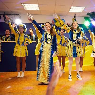 Das Bild zeigt das junge Dreigestirn während der Proklamation.