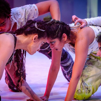 Szene aus Choreografie "Gespenster" von Ursina Tossi