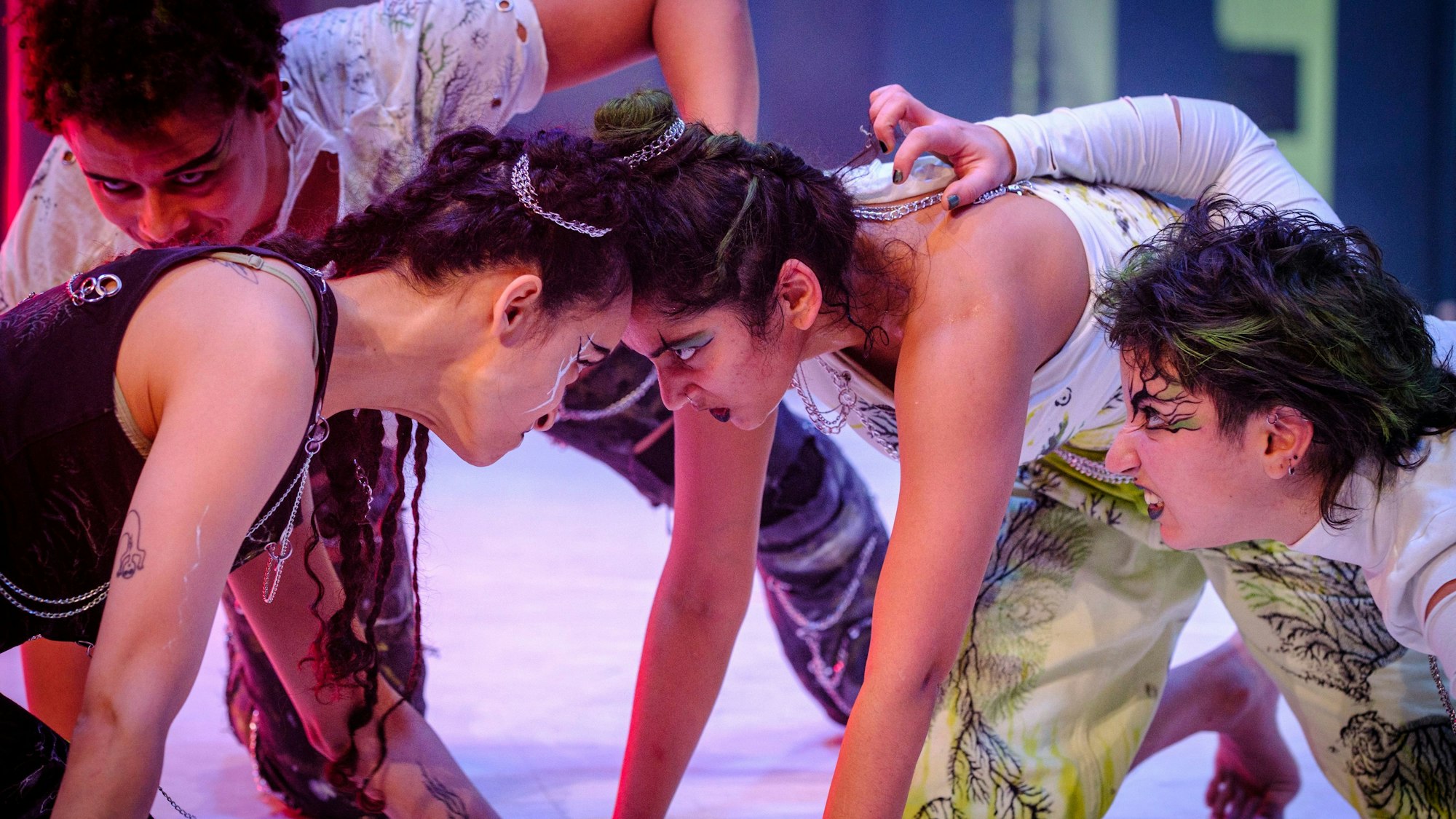 Szene aus Choreografie "Gespenster" von Ursina Tossi