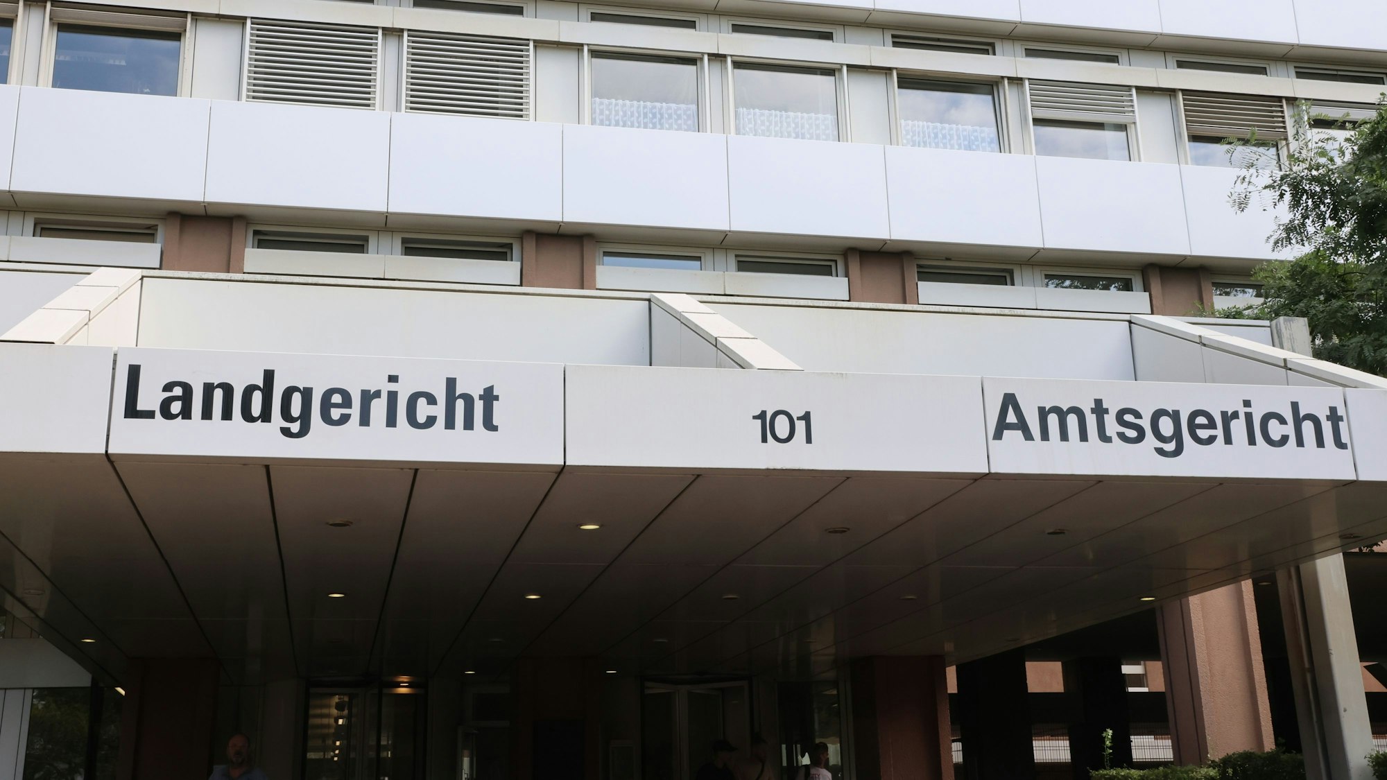 Außenansicht des Kölner Justizgebäudes.