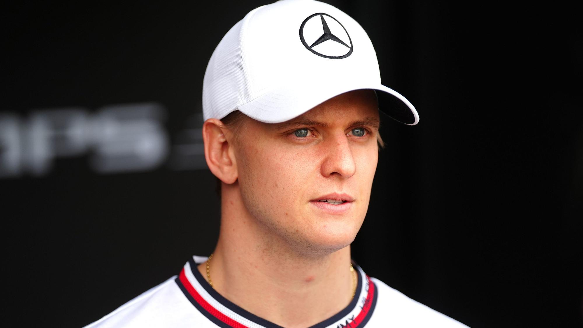 Wie geht es weiter? Mick Schumacher erhält kein Cockpit für die kommende Formel-1-Saison. Seine Perspektiven in der höchsten Rennklasse schwinden. Aufgeben will der Sohn von Renn-Legende Michael Schumaxher aber nicht.