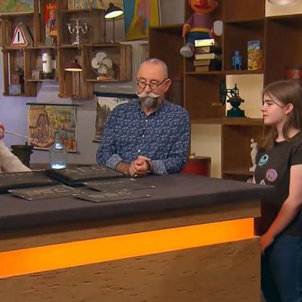 Mutter Katja Baber (v.r.) mit Tochter Flora bei Horst Lichter und Detlev Kümmel von „Bares für Rares“.