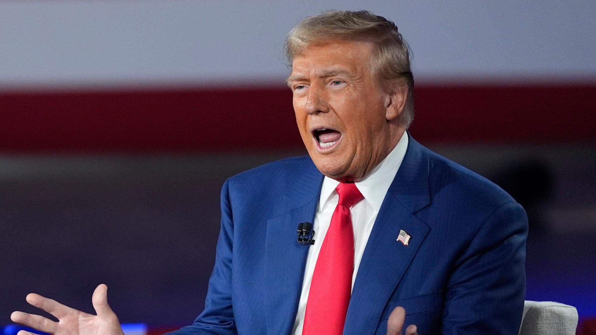 Experten befürchten, Trump würde in seiner nächsten Präsidentschaft die Pressefreiheit stark einschränken. Das betrifft vor allem Medien, die kritisch über ihn berichten. (Archivbild)