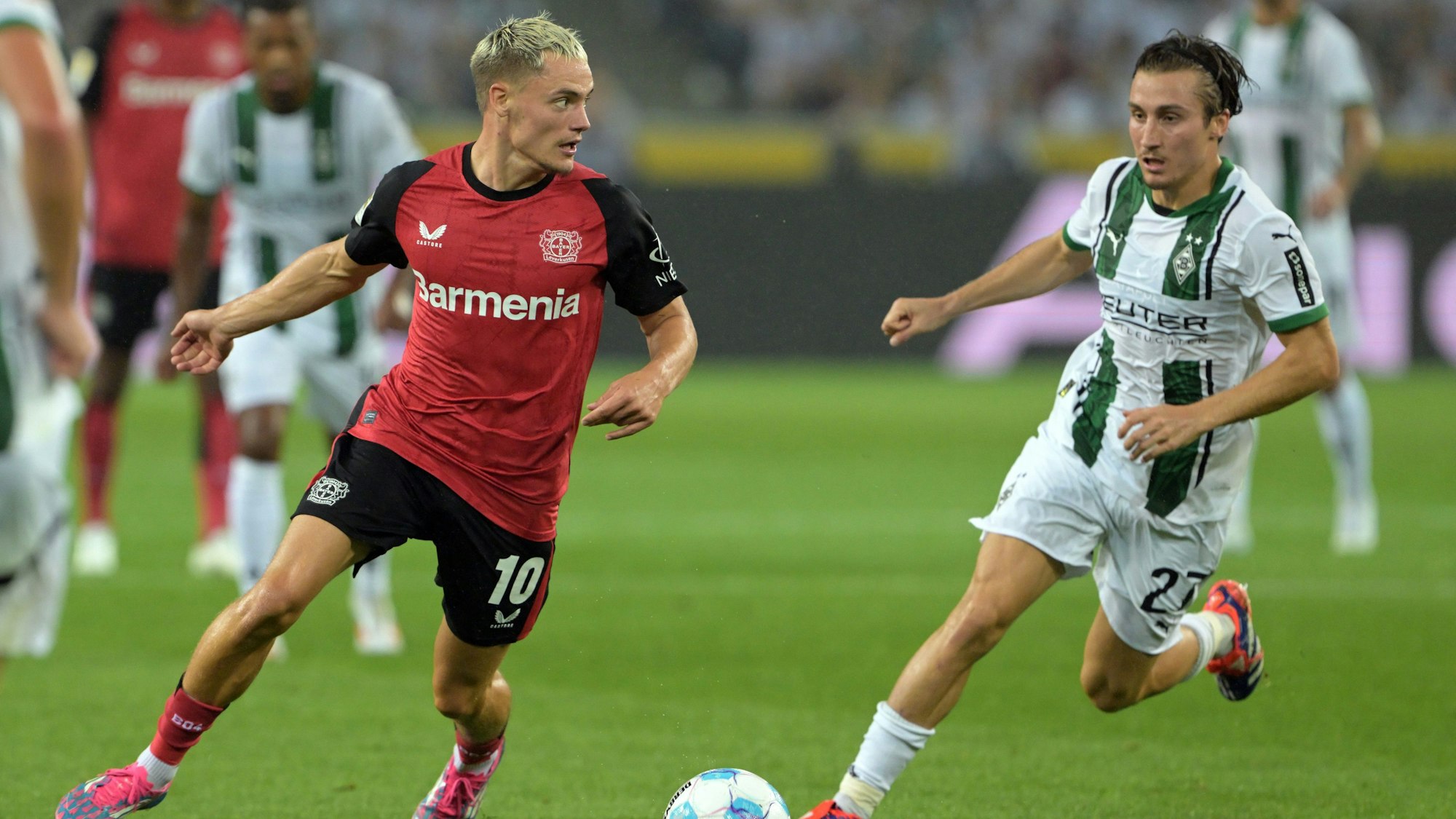 Die Strahlkraft von Bayer 04 Leverkusen hat nach dem Double-Gewinn deutlich zugelegt. Das zeigt sich an den Trikot-Verkäufen. New Balance hat sich nun als Ausrüster für die Werkself durchgesetzt.