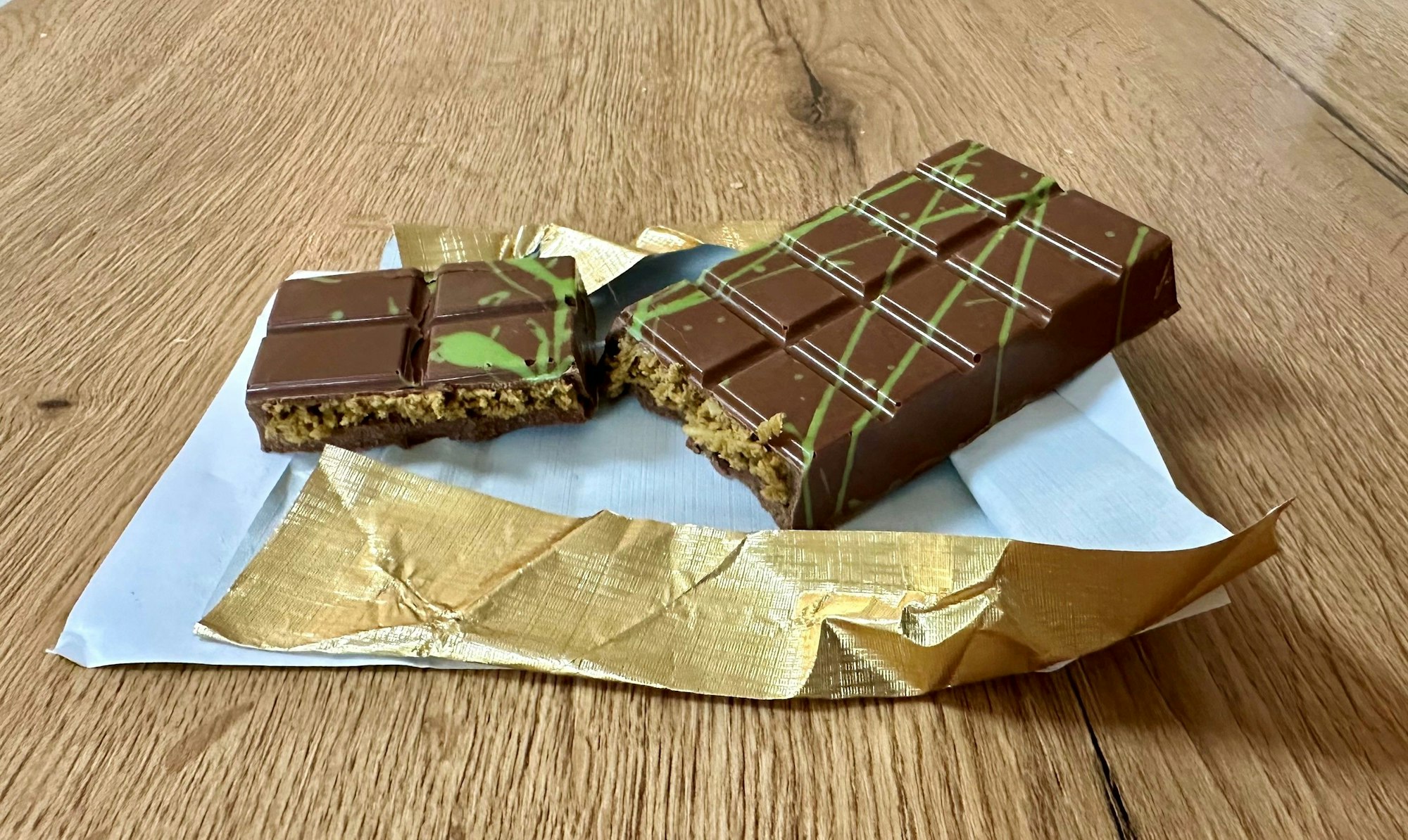 Eine Tafel Dubai-Schokolade aus einem Kölner Rewe-Supermarkt.