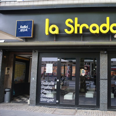 Fassade des La Strada am Rudolfplatz