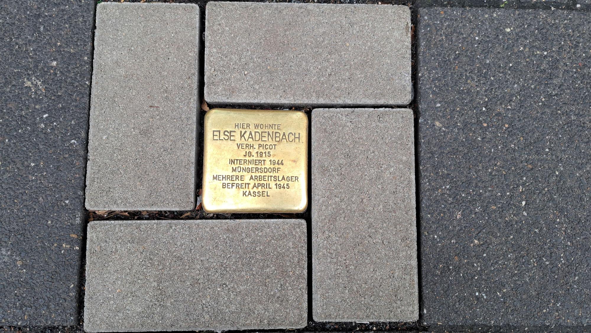 Der Stolperstein für Else Kadenbach in Nahaufnahme