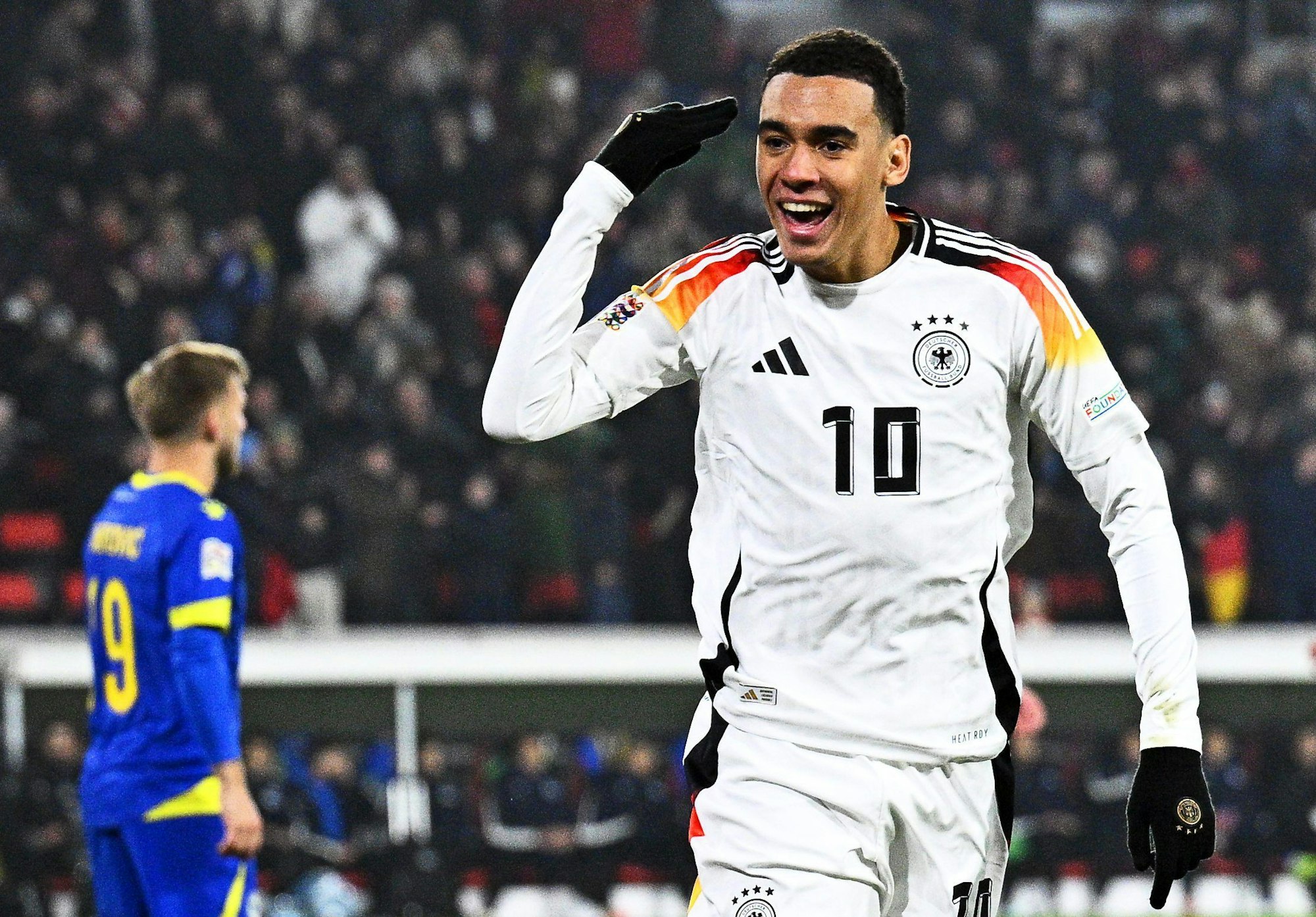 Deutschlands Jamal Musiala jubelt über seinen Treffer zum 1:0.