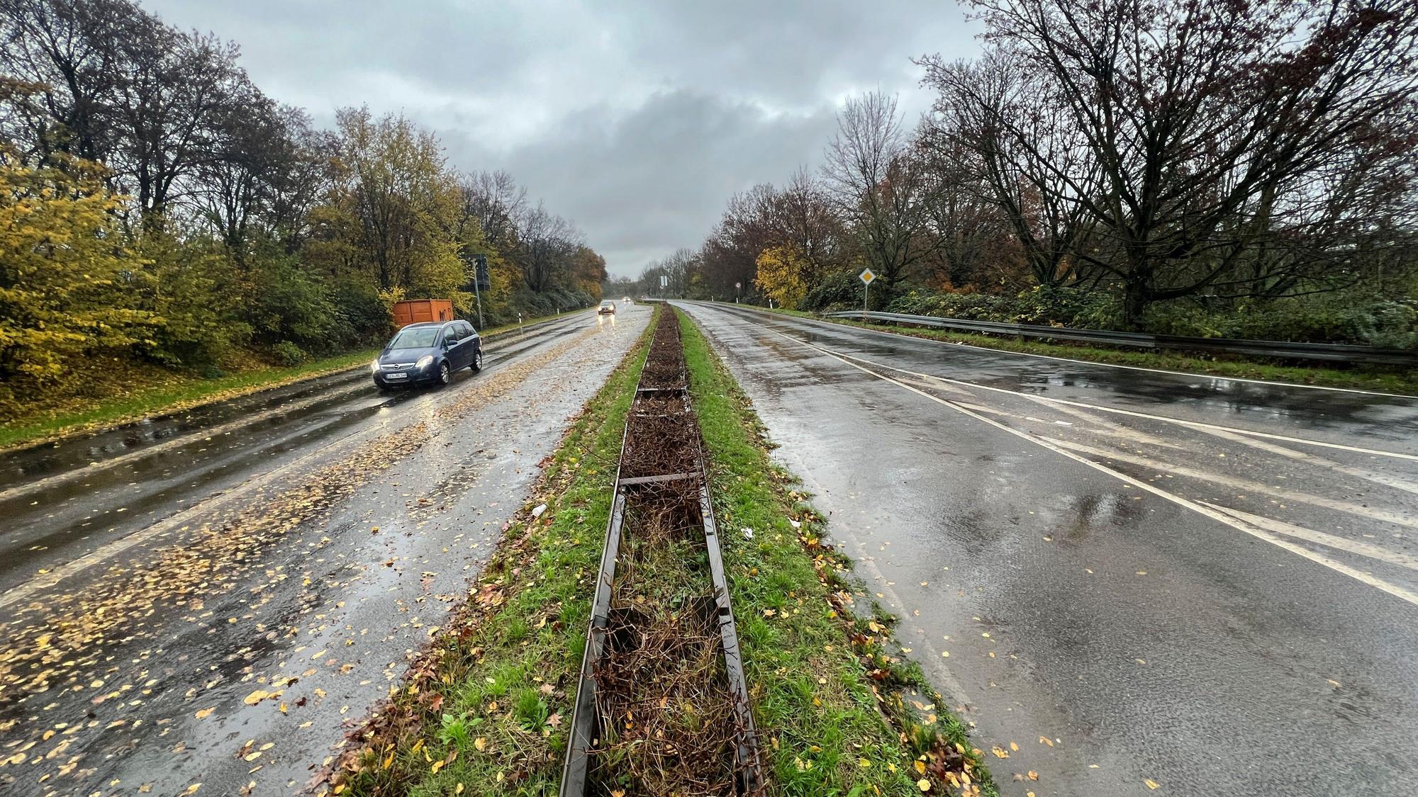 Viel Asphalt - wenig Autos. Der Westring in Wiesdorf. Bild: Ralf Krieger