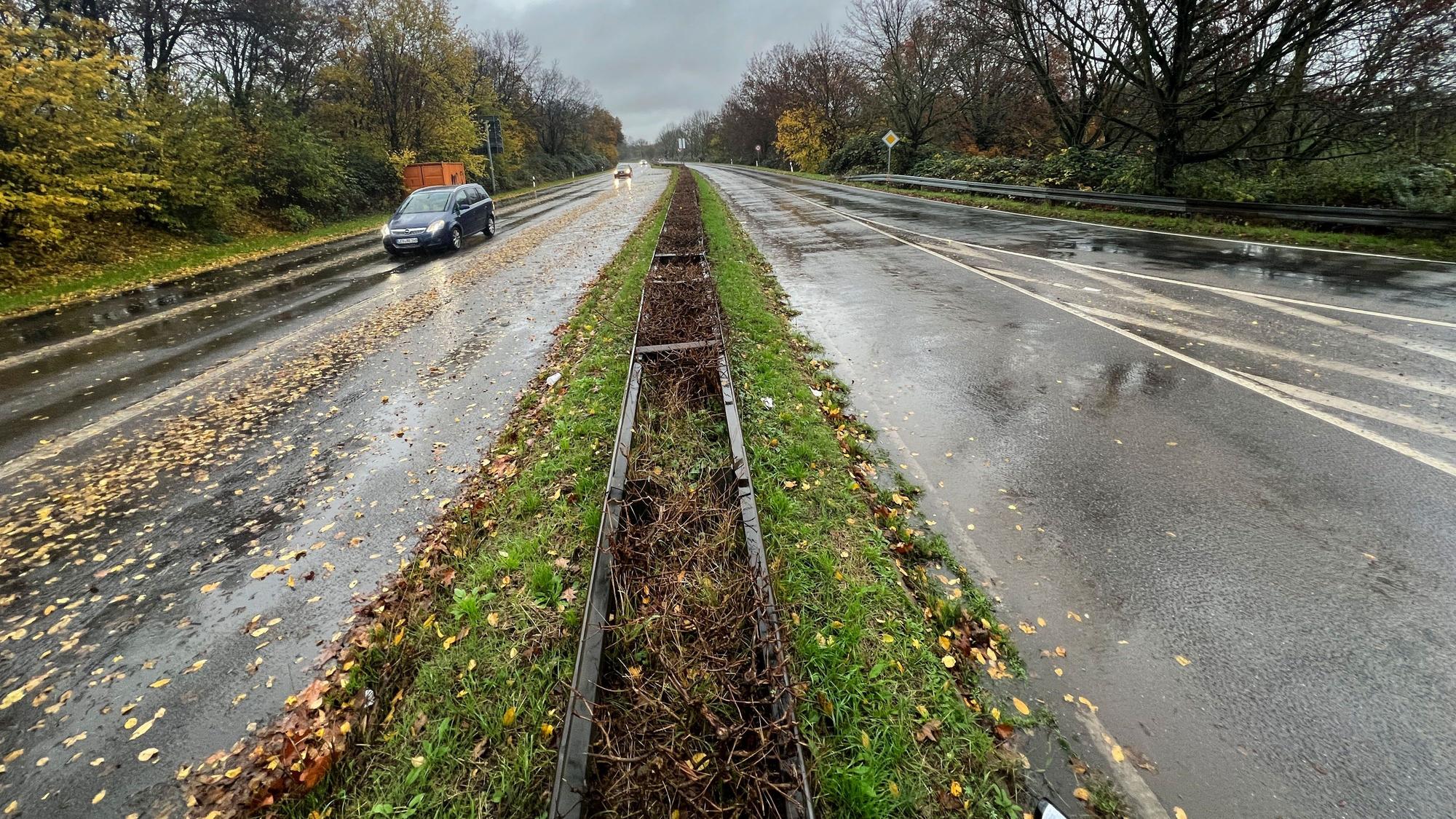 Viel Asphalt – wenig Autos. Der Westring in Wiesdorf. Bild: Ralf Krieger