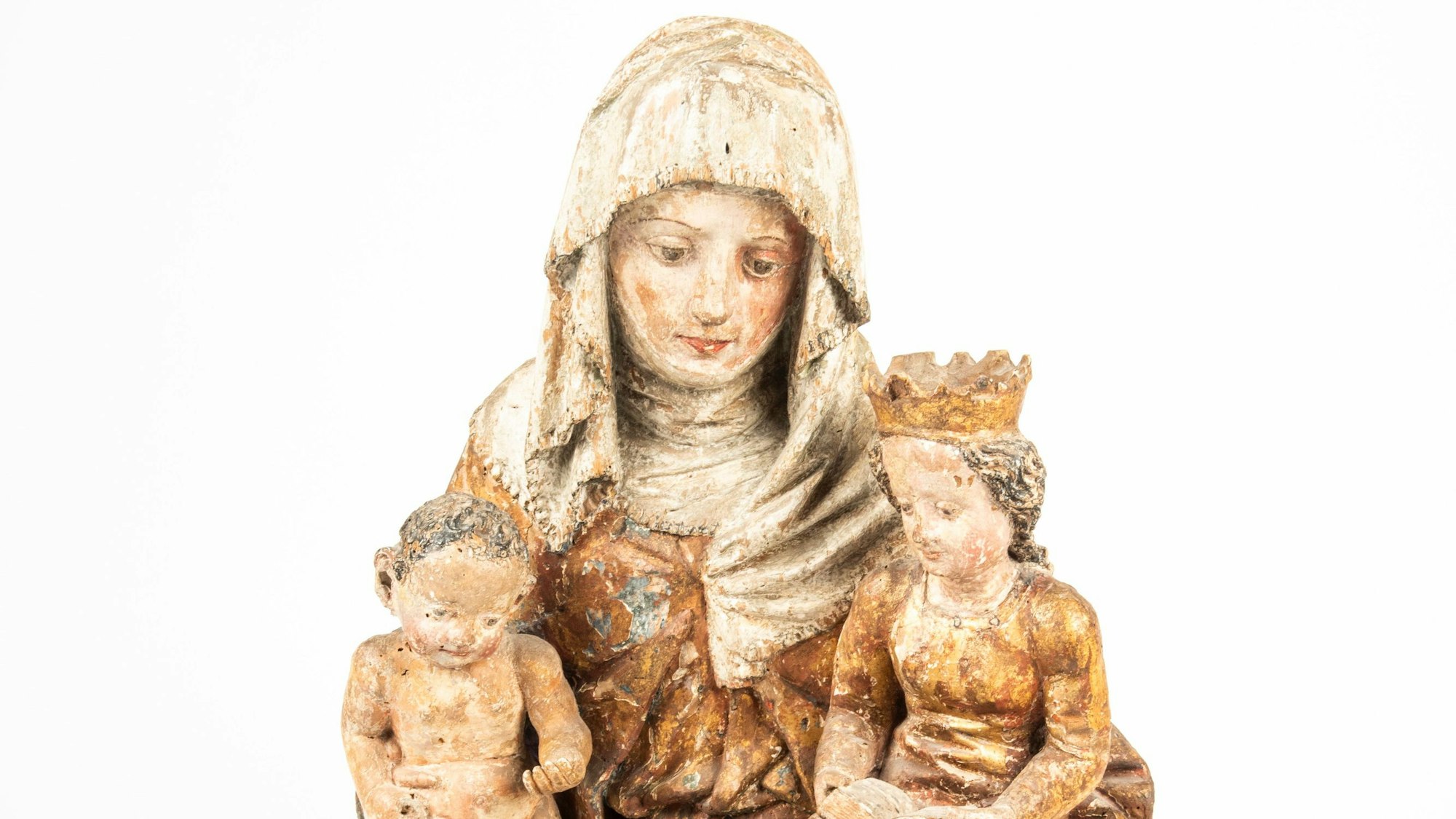 Die Skulptur mit Anna, Maria und dem Jesuskind.