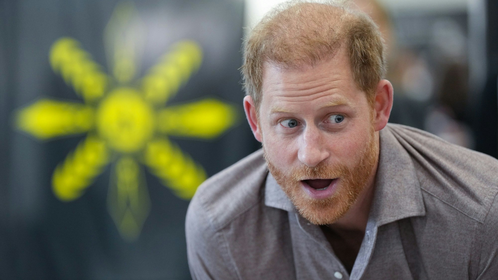 Prinz Harry, der Herzog von Sussex, spricht mit Schülern der Shaughnessy Elementary School während einer Veranstaltung zum Start des Schulprogramms der Invictus Games in Vancouver.