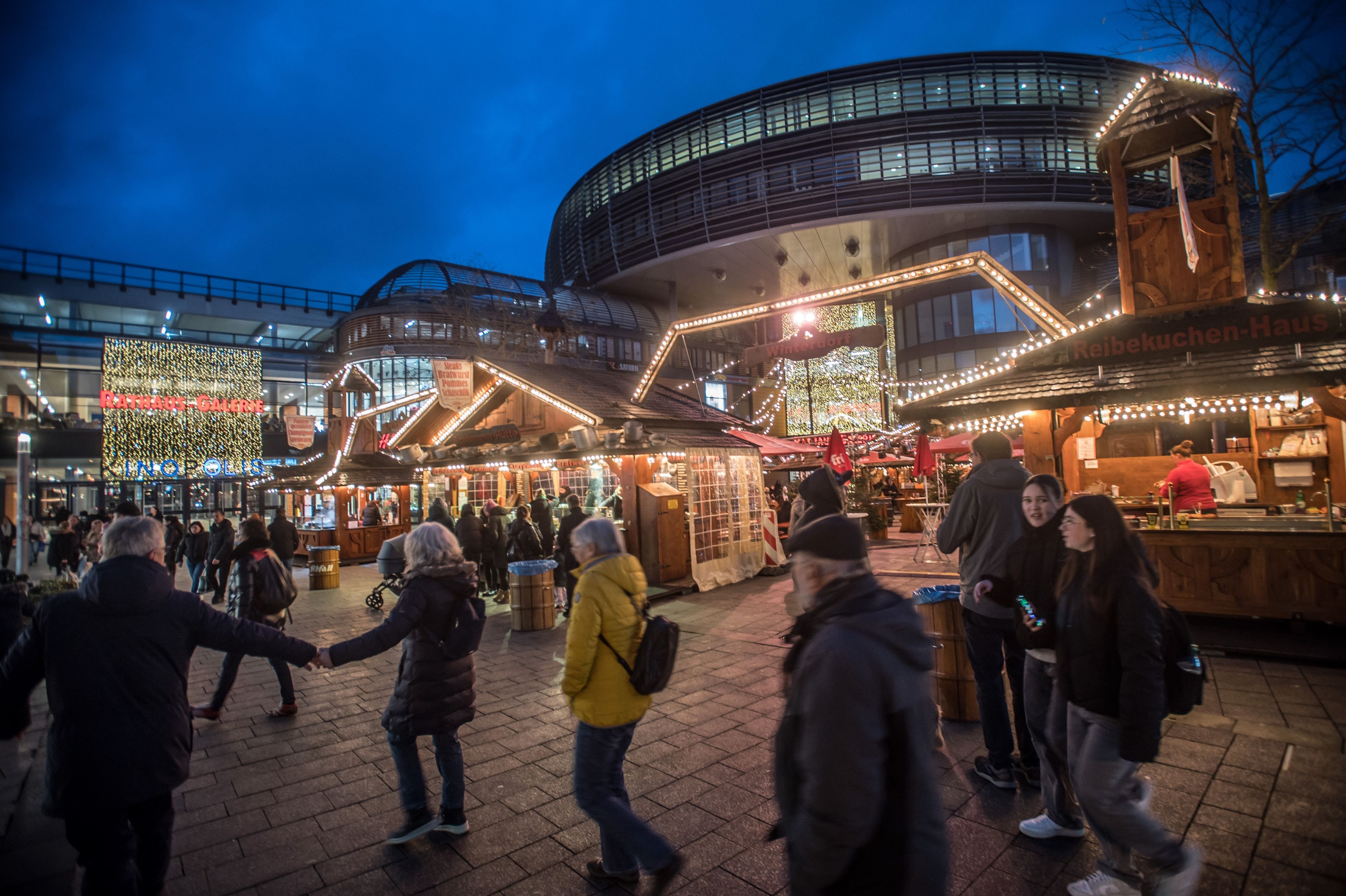 Der Weihnachtsmarkt in Levekusen Wiesdorf. Foto: Ralf Krieger