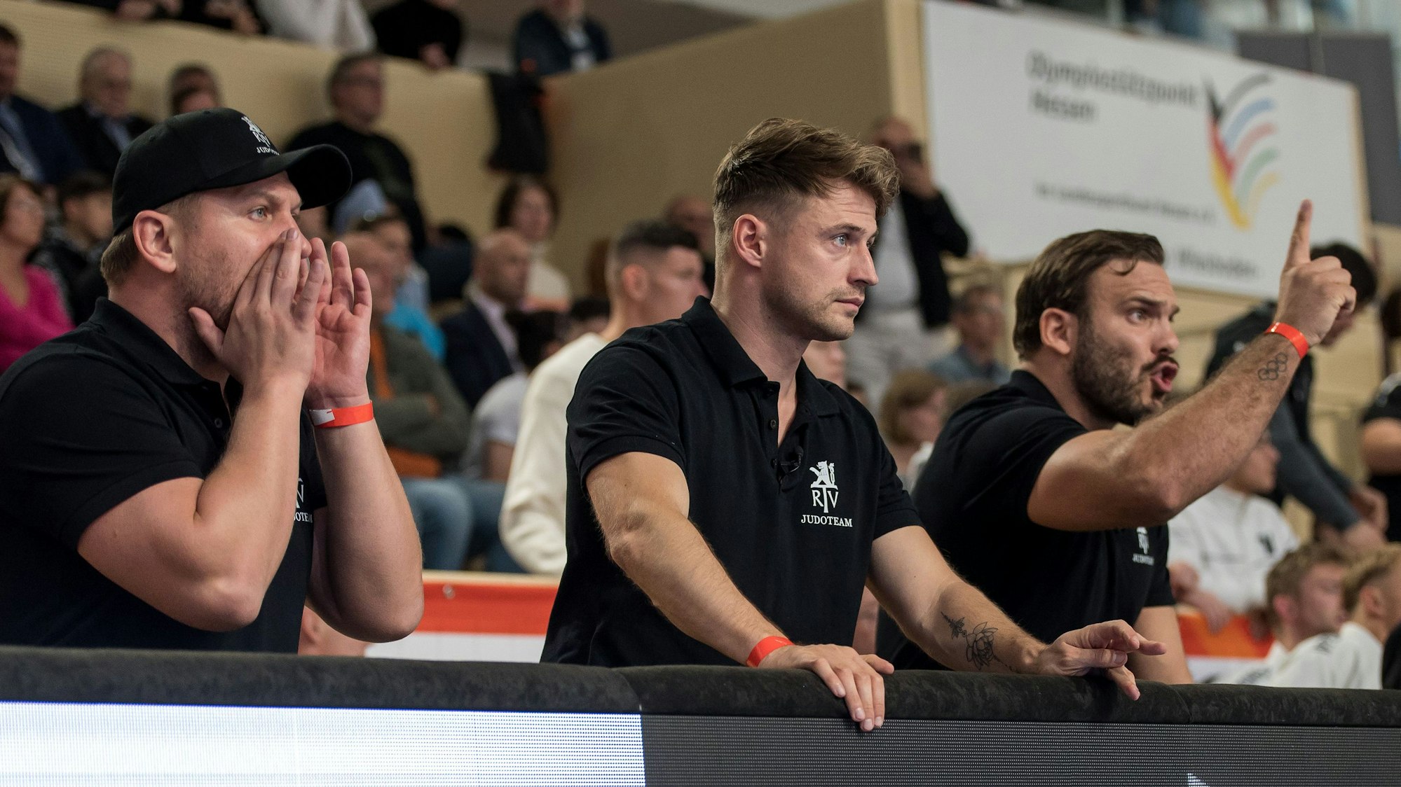 Manager Cedric Pick (Mitte) beim Bundesliga-Finale mit Coach Karl-Richard Frey (rechts) und Geschäftsführer Arthur Hass.