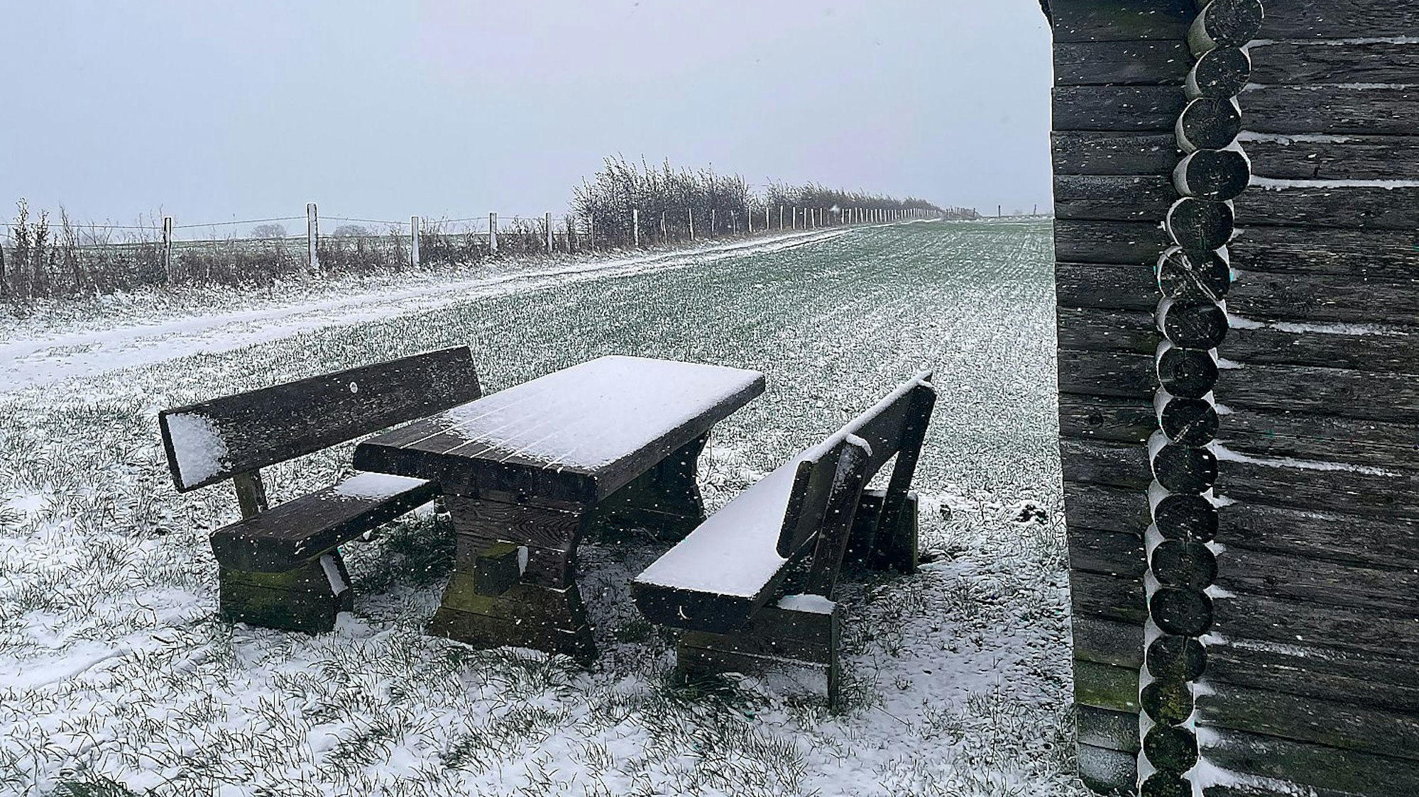 Der erste Schnee des Winters in Schöneseiffen.
