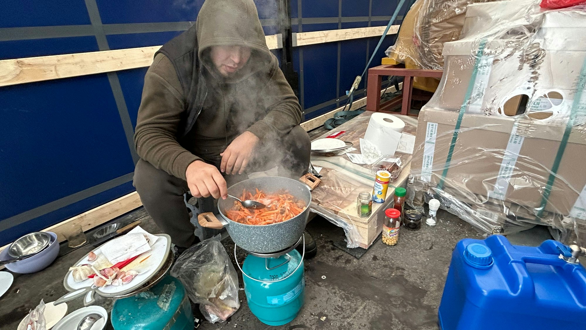 Lkw-Fahrer rasten auf Parkplatz29 bei Ford