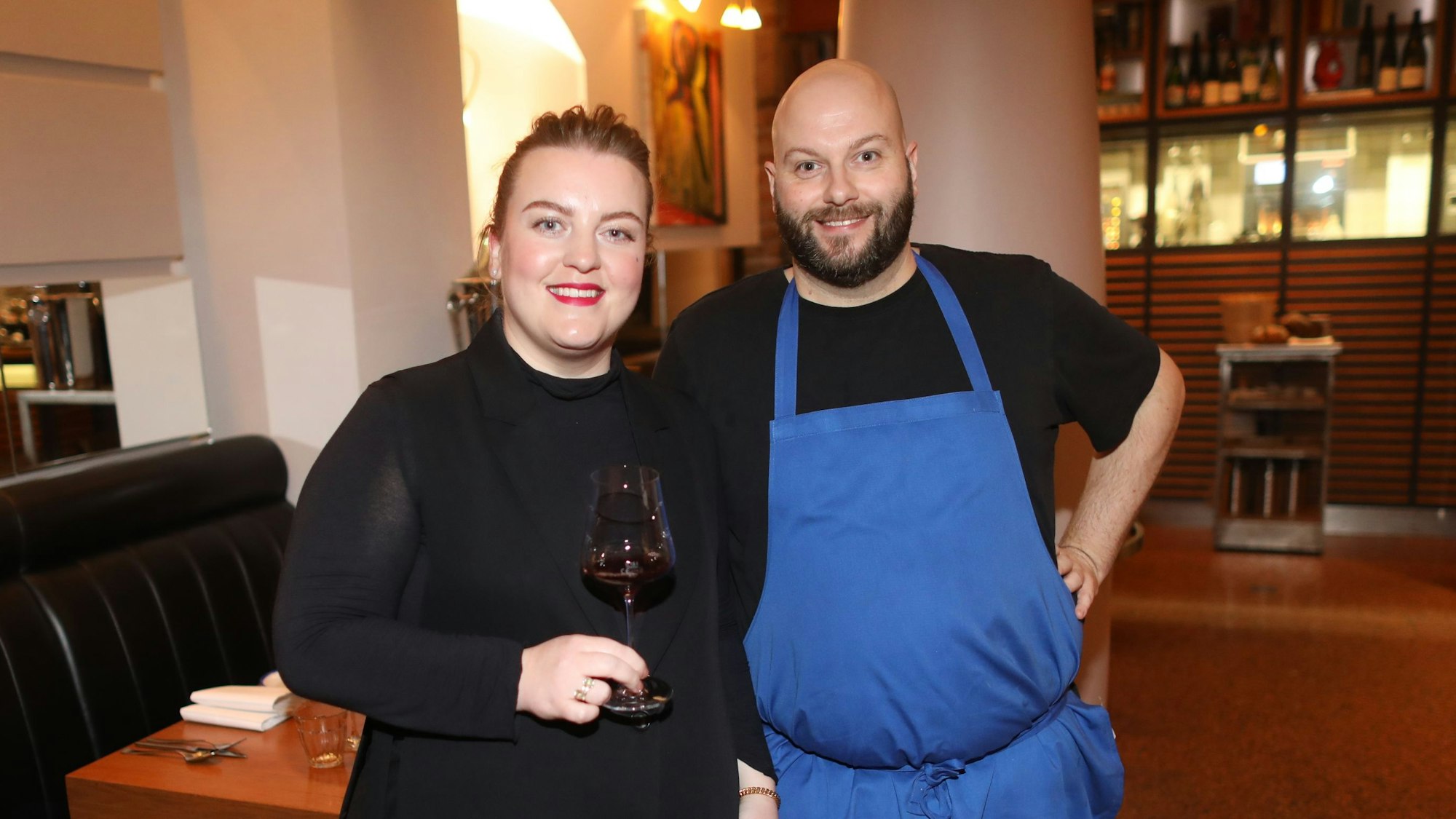 20.11.2024, Köln: Stephanie und Daniel Lengsfeld in ihrem Bistro. Gastrokritik von Carsten Henn („Henns Geschmackssache“) im Weinbistro L'Escalier. Foto: Arton Krasniqi