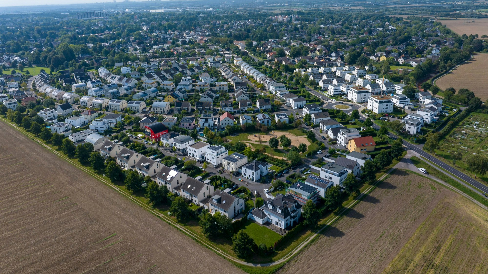 Blick auf die Siedlung Curt-Stenvert-Bogen in Lövenich.