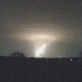 Die von Russland „Oreschnik“ („Nussstrauch“) getaute Mittelstreckenrakete über der Kölner Partnerstadt Dnipro in der Ukraine.