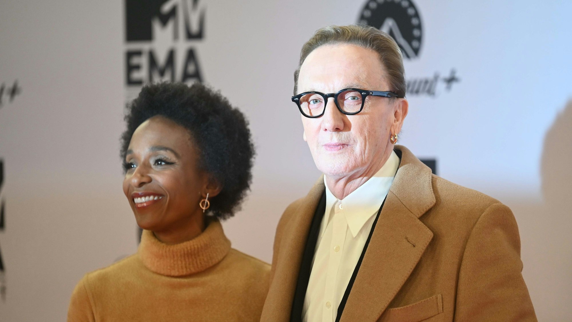 Lindiwe Suttle und Marius Müller-Westernhagen kommen zur Vergabe der MTV Europe Music Awards im PSD Bank Dome.