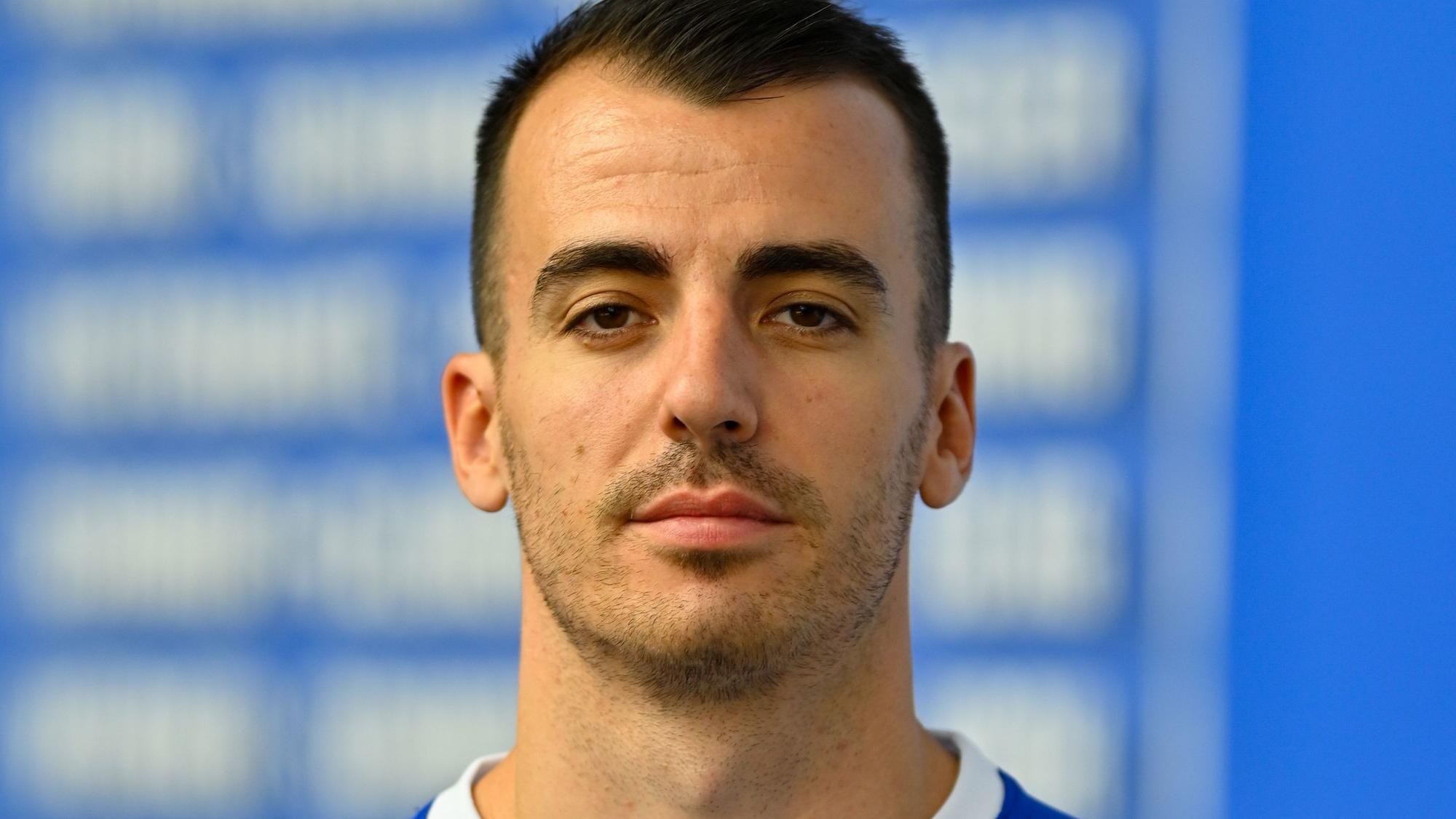 Linksaußen Milos Vujovic im Porträt.