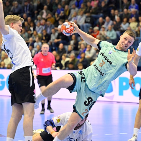 Kreisläufer Kristjan Horzen in einer Spielsituation beim Handball.