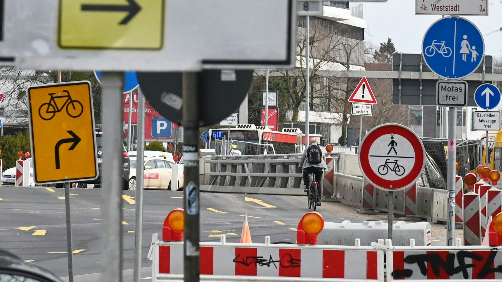 Die Baumaßnahmen am Endenicher Ei dauern bis voraussichtlich 2027.