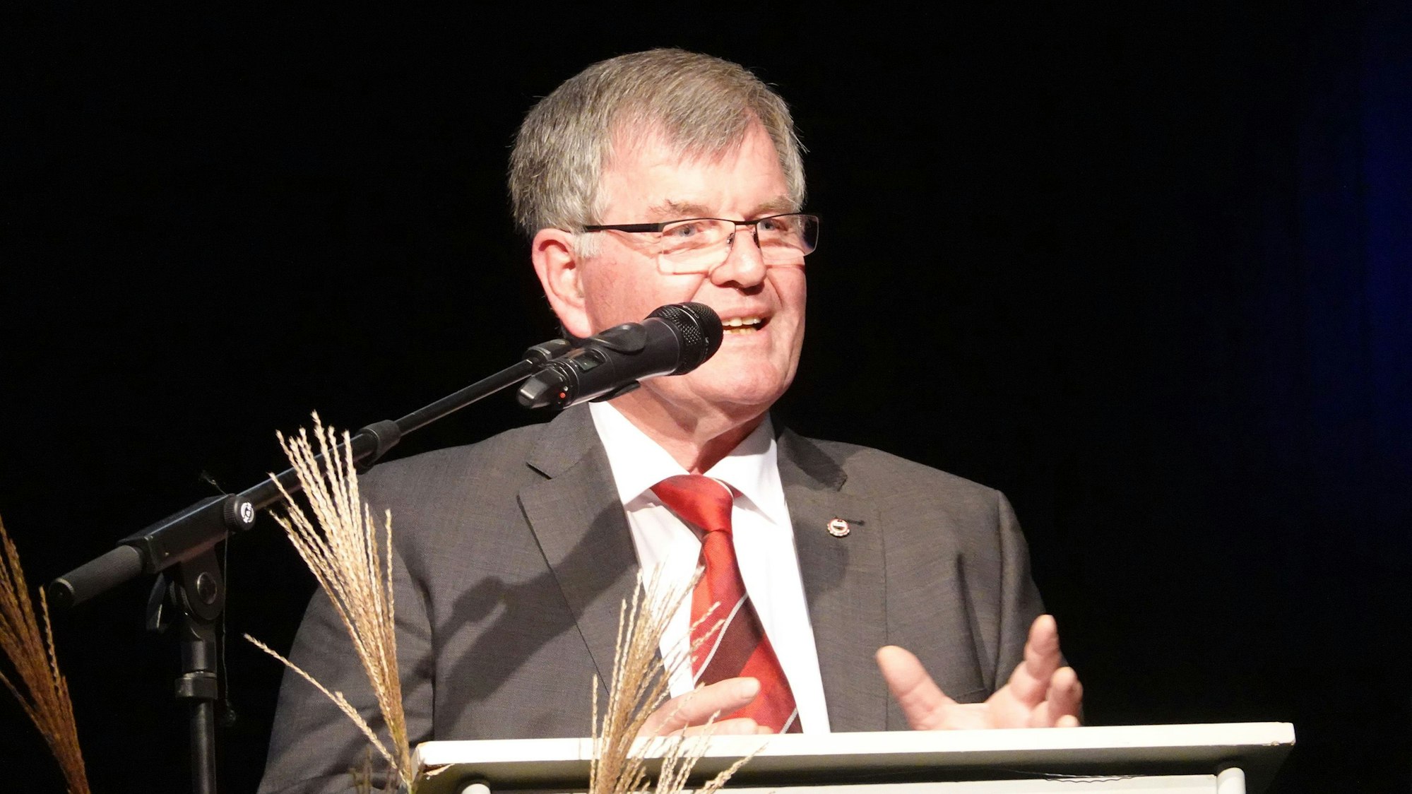 Das Bild zeigt Kreislandwirt Willy Winkelhag.